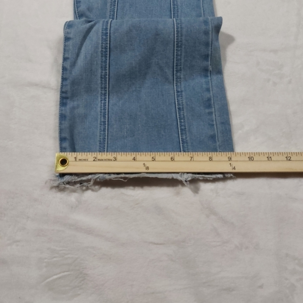 LISTICLE WOMEN'S FLARE RAW HEM DENIM BLUE JEANS SIZE SMALL - Picture 3 of 12